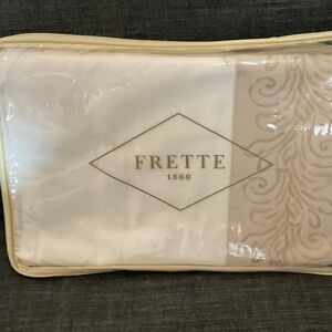 NWT FRETTE KING DUVET COVER sateen